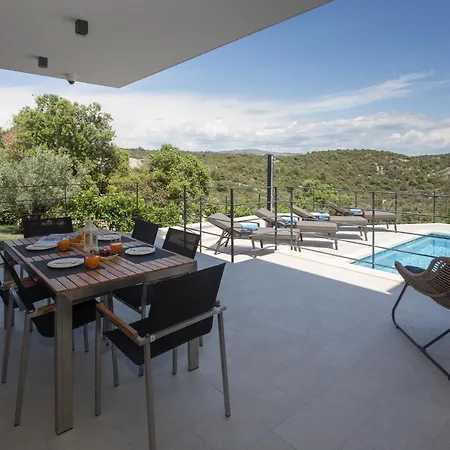 View Collection Villa *