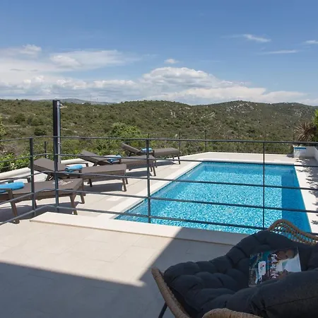 View Collection Villa