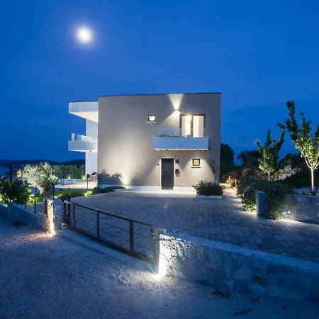 View Collection Villa