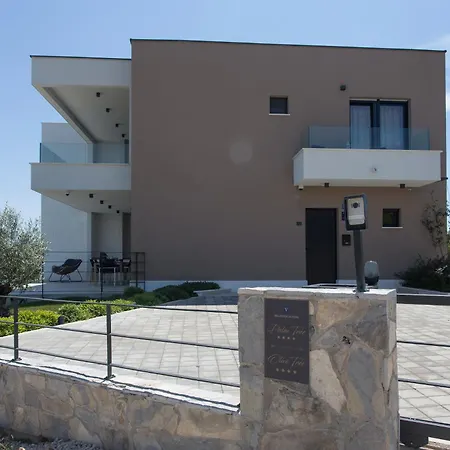 View Collection Villa *