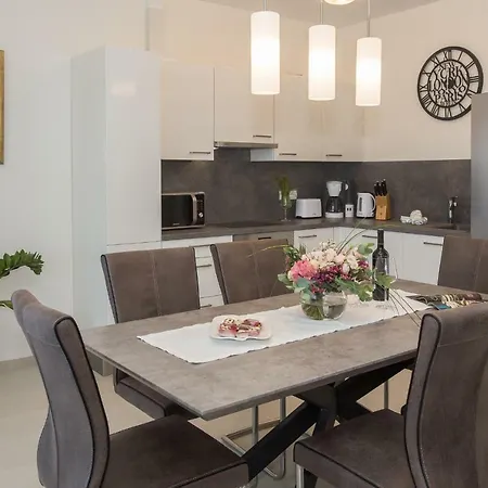 View Collection Vinišće